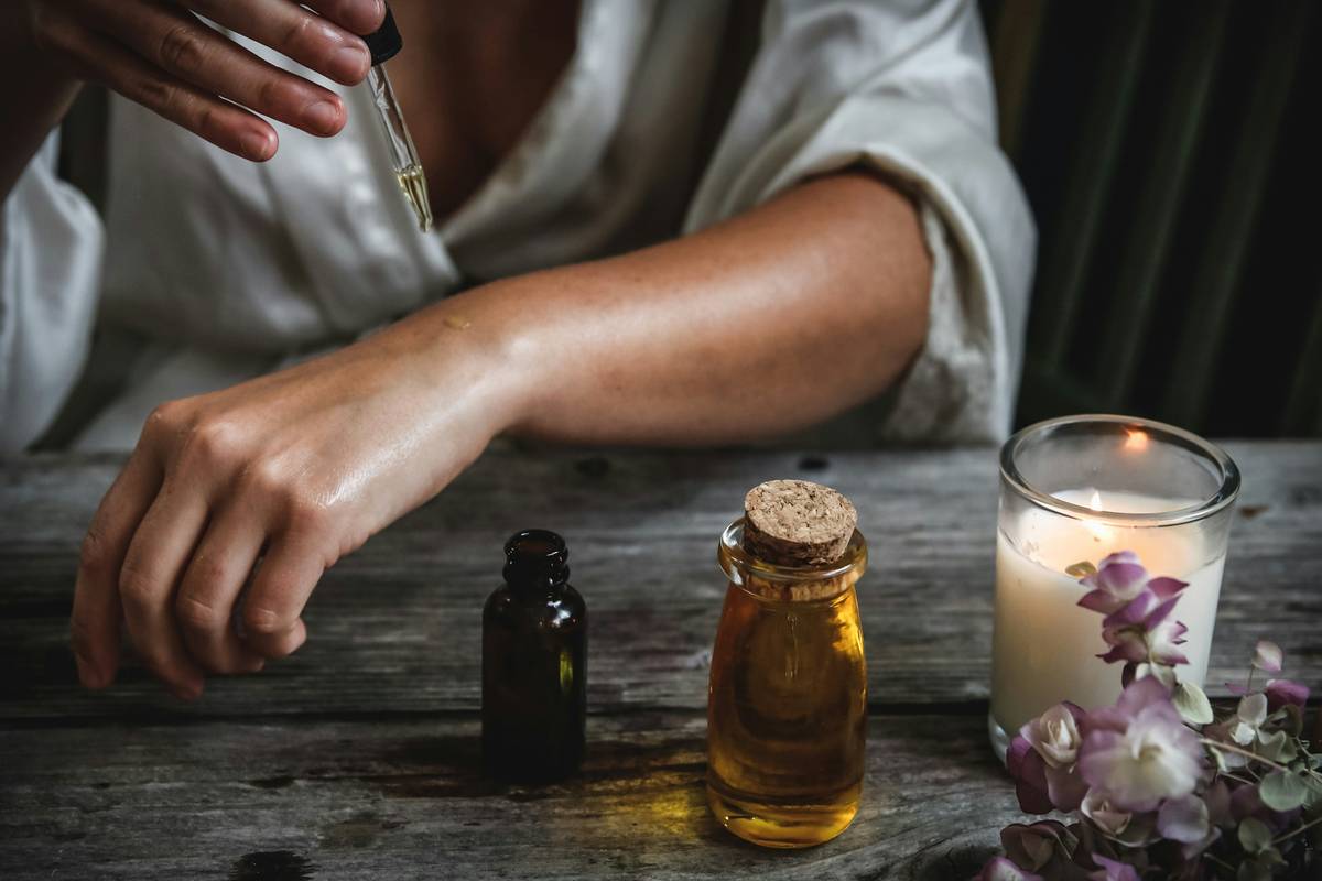 Natural Hot Flash Solution: 7 Proven Ways to Find Easy Relief Without Hormones